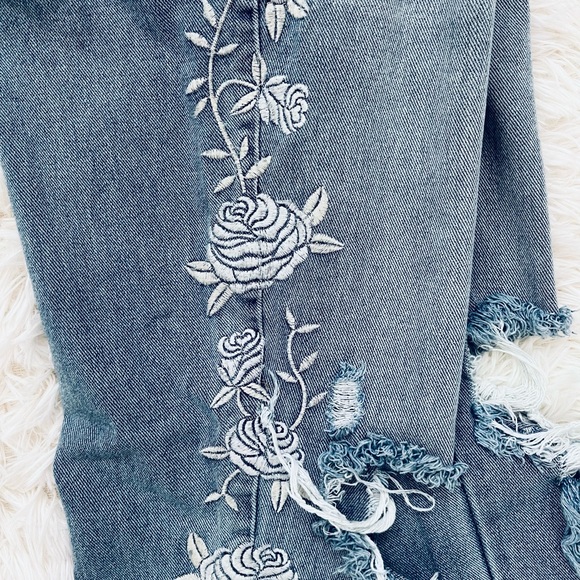 PacSun Embroidered mom Blue Jean five pocket button fly size 25 - Picture 3 of 6